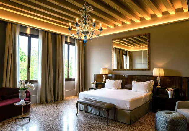 جناح جونيور بثلاثة أسرّة مع سرير إضافي، NH Collection Venezia Grand Hotel Palazzo dei Dogi 2/7