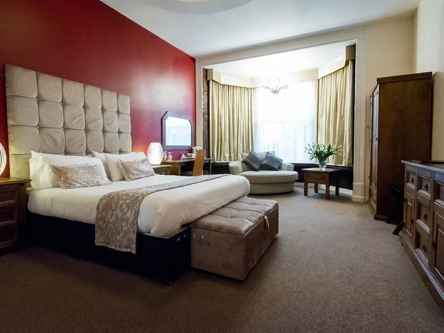 Exclusive, Pearl, Luxury, Suite, King Bed، The Pearl Hotel 1/7