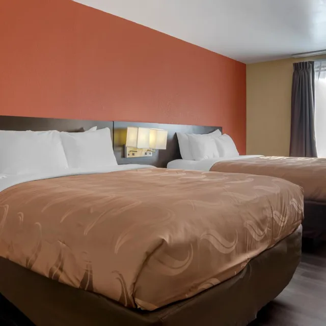 غرفة قياسية بسرير كوين في طابق مرتفع، Quality Inn Phenix City Columbus 4/8