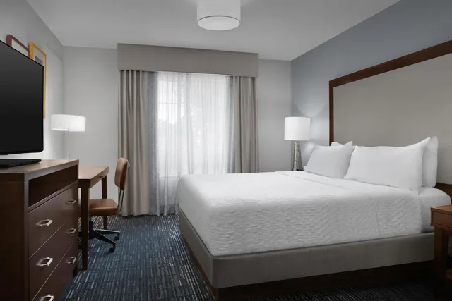 جناح بسرير كينج بحوض استحمام، Homewood Suites By Hilton Newark Cranford 4/8