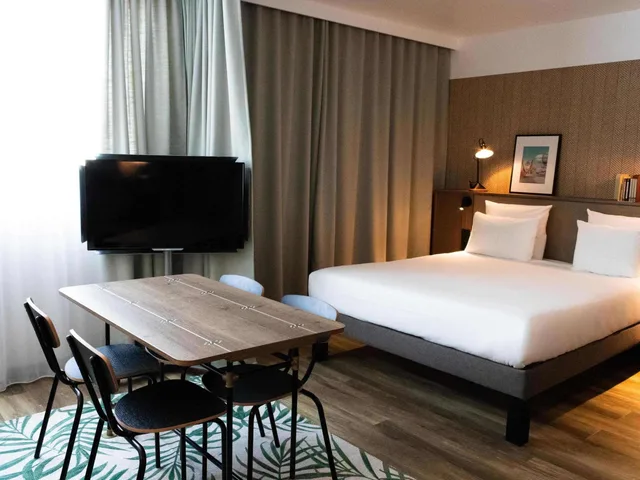 جناح سوبيريور بإطلالة على البحر، Novotel Suites Nice Airport Hotel 5/9