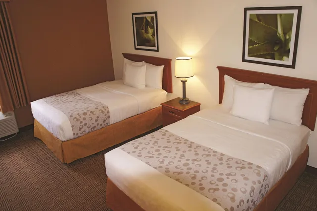 Room, 2 Double Beds, La Quinta Inn & Suites by Wyndham Lakeland East 1/6