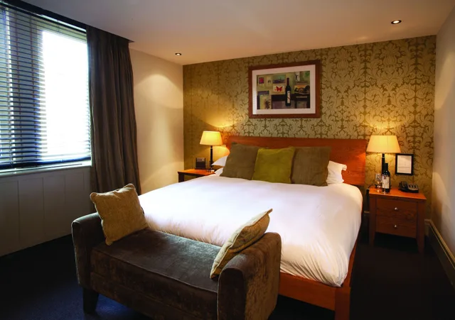 غرفة كلاسيكية بسرير كوين، Hotel Du Vin & Bistro Cheltenham 1/7
