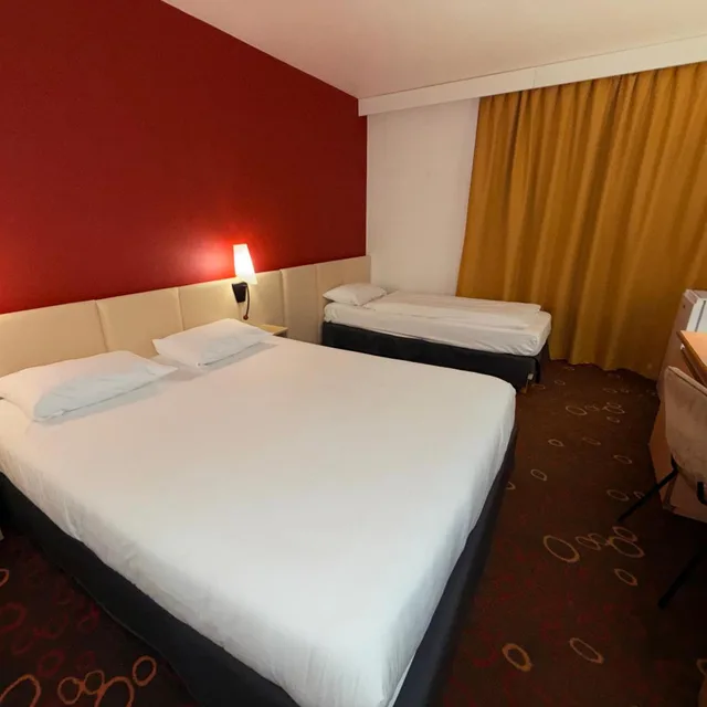 غرفة قياسية ثلاثية، The Originals Boutique Hotel Beausejour Poitiers Nord Futuroscope 1/7