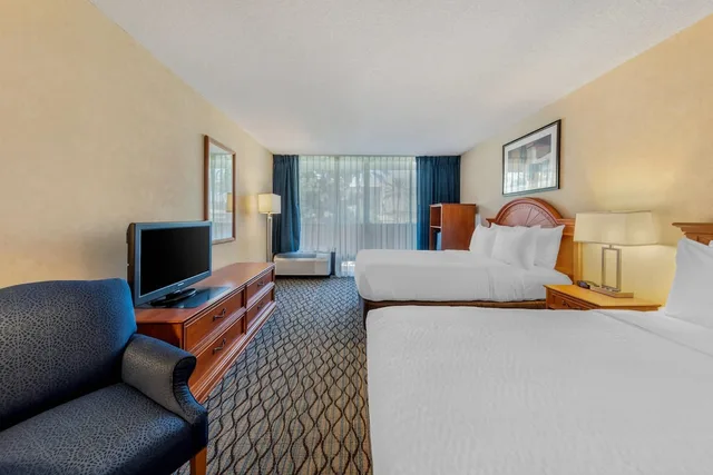 غرفة قياسية بسريرين مزدوجين، Clarion Hotel Anaheim Resort 3/9