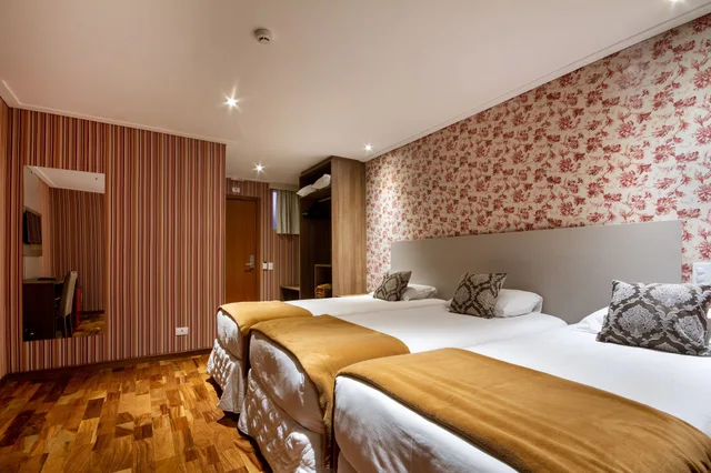 Bella, Family, King and Twin Beds, Mountain View، Chris Park Hotel 4/10