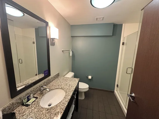 جناح بسرير كينج مع أريكة، Sleep Inn & Suites Fort Dodge 3/3