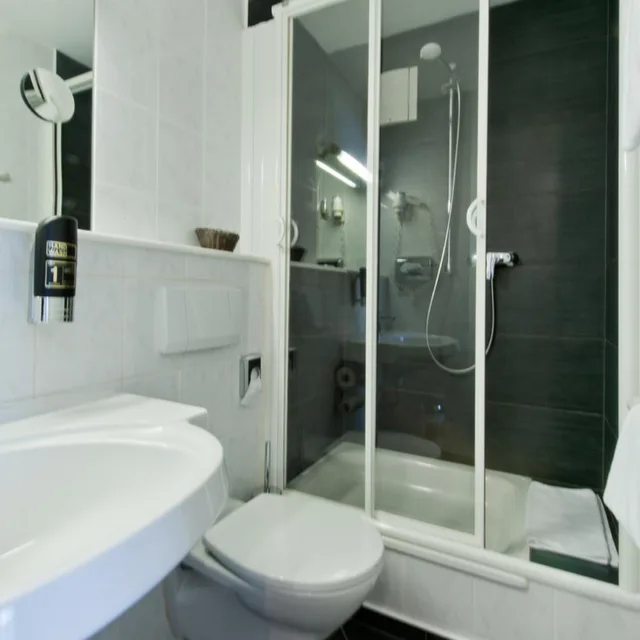 Junior Suite, King Bed, Atrium Hotel Amadeus 4/5