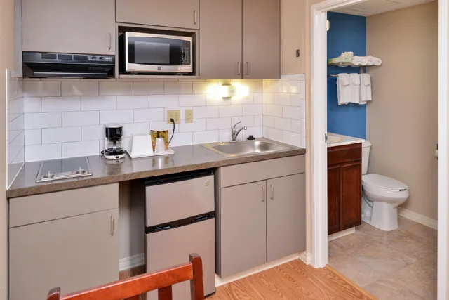 Efficiency, Double Bed, Smoking، Americas Best Value Inn St. Clairsville/Wheeling 3/4