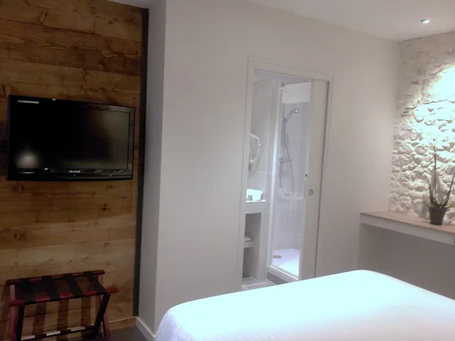 Romantic, Double Bed, HOTEL DE LA COURONNE 1/6