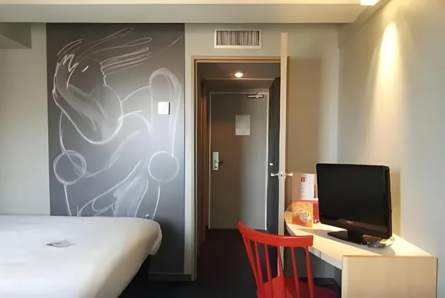 غرفة قياسية بسرير مزدوج وسرير فردي، ibis Styles Perpignan Centre Gare 5/10