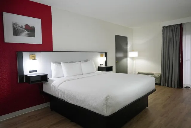 Superior, Suite, King Bed, Ramada by Wyndham Tulsa Broken Arrow 3/5