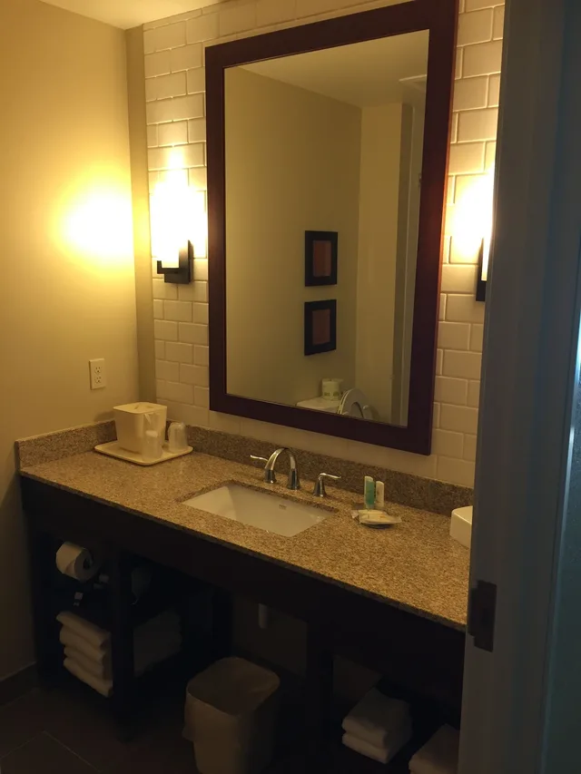 غرفة ديلوكس بسرير كينج، Comfort Inn & Suites Lynchburg Airport - University Area 10/10