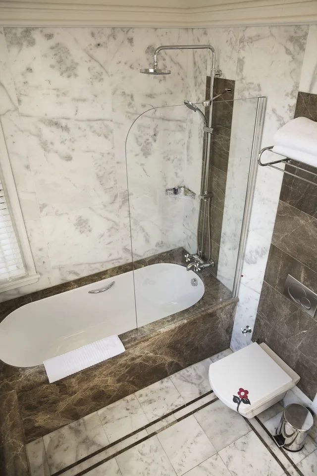 Business, Suite, Single Bed, City View, Jetted Tub, Corinne Hotel 3/6