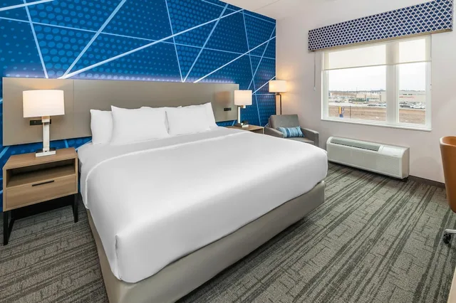 غرفة بسرير كينج لذوي الإعاقة، Comfort Inn and Suites Bradford 1/4