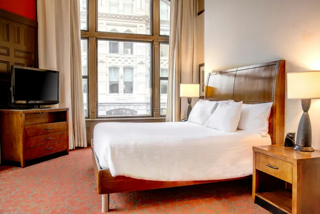 غرفة ركنية بسرير كينج، Hilton Garden Inn Milwaukee Downtown 2/3