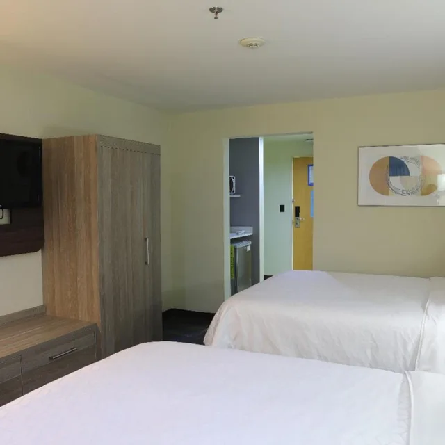غرفة بسرير كينج في الطابق الأرضي، Holiday Inn Express Piedras Negras 6/10