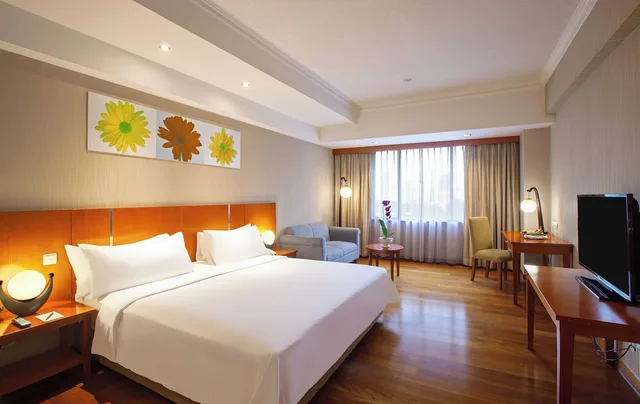 غرفة تنفيذية بإطلالة على المدينة، ARTOTEL Gelora Senayan Jakarta 1/3