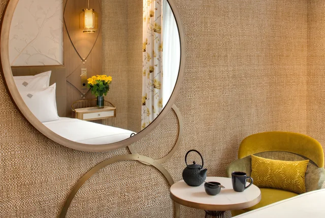 Eiffel, Junior Suite, Queen Bed، Le Demeure Montaigne 8/10