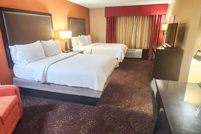 Room, Quadruple, 2 Queen Beds, Country Inn & Suites by Radisson, Tyler University Area 2/6