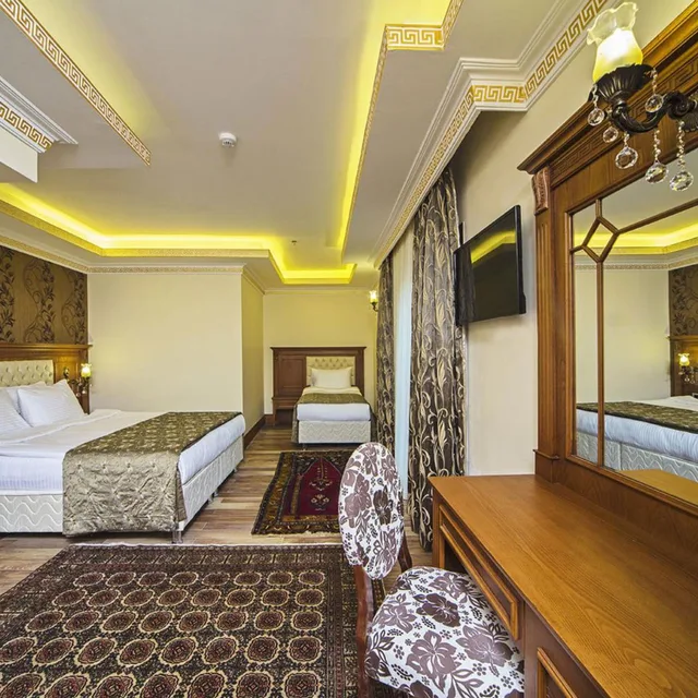 Family, Lausos Palace Hotel Istanbul 7/10