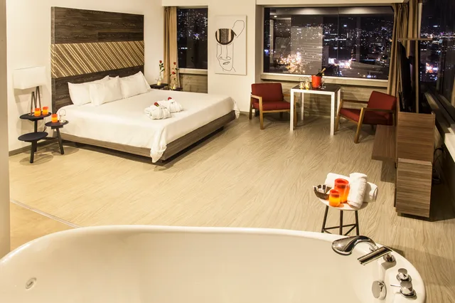 جناح غراند، V Grand Hotel, a member of Radisson Individuals 2/7