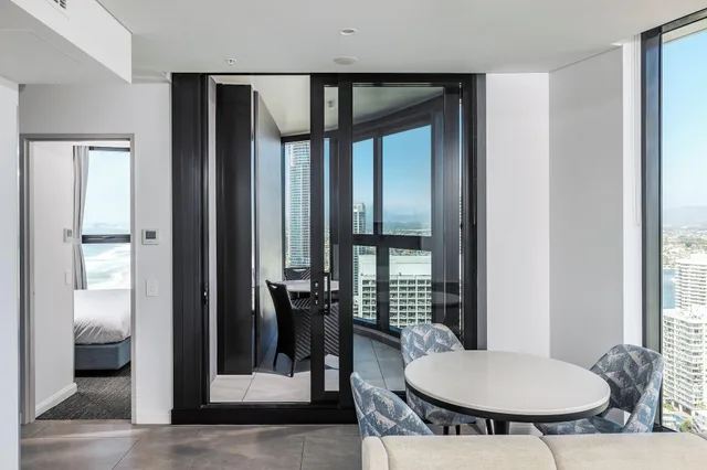 1 Bedroom, City, Suite, Meriton Suites Surfers Paradise 5/7