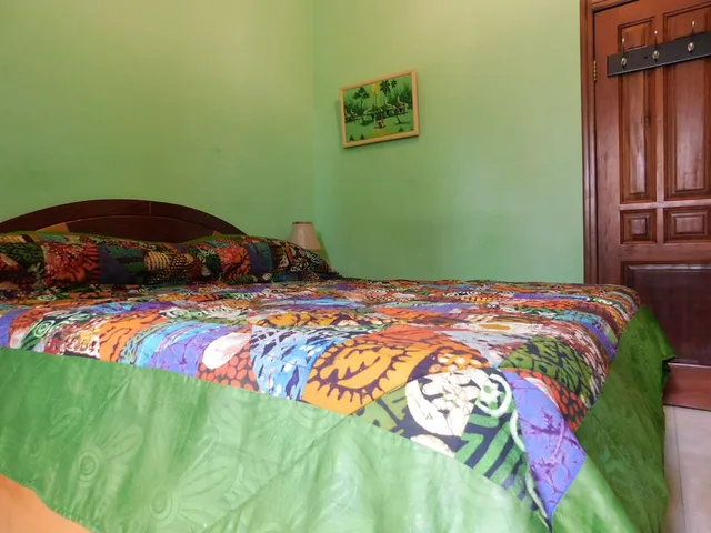 غرفة ديلوكس بسرير كوين بحمام خاص، Jesiwa B's Little Palace 1/5
