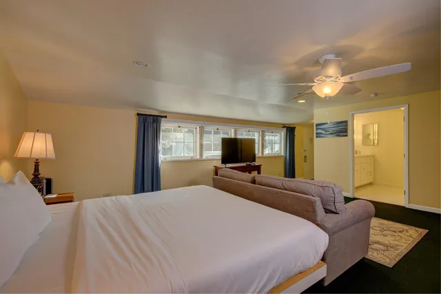 غرفة قياسية، The Burton Inn 1/2