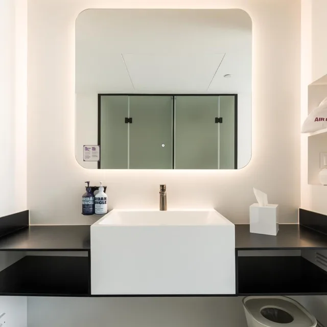 غرفة بريميوم بسرير كينج وسرير كوين، YOTEL Porto, Select by Hilton 6/7