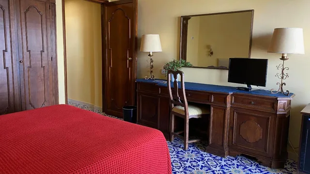 غرفة بسرير مزدوج أو سريرين منفصلين بإطلالة على البحر بشرفة، GRAND HOTEL HERMITAGE 5/10