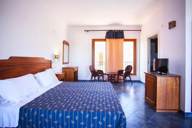 غرفة عائلية، Qalea Pantelleria 1/10