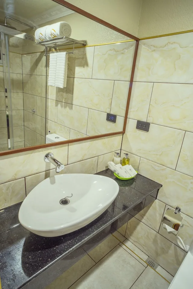 غرفة سوبيريور بسرير كينج بإطلالة على المسبح، Roman Empire Panglao Boutique Hotel 5/7