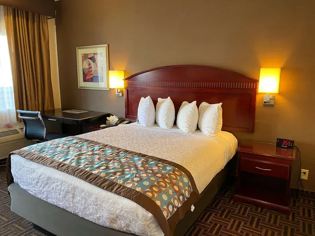 Room, Queen Bed, Accessible, Best Western Pasadena Inn 1/4