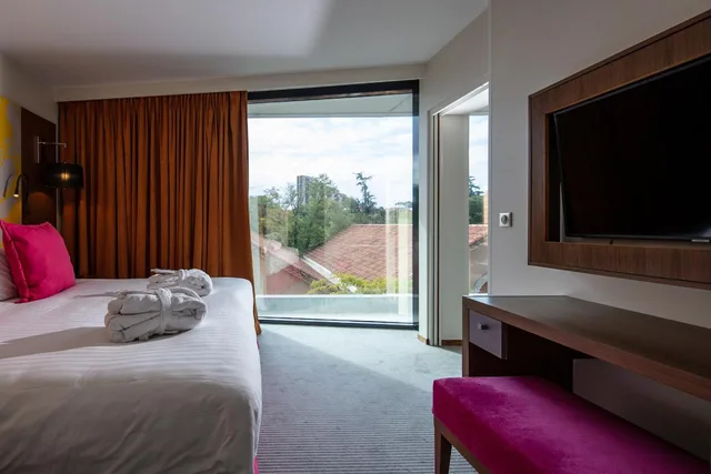 جناح بشرفة، Crowne Plaza Montpellier Corum 1/6