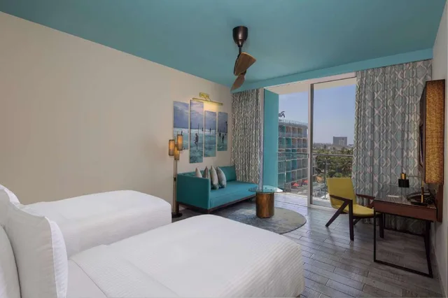 جناح رئاسي بسرير كينج وسرير فردي بإطلالة على البحر، Radisson Blu Resort Galle 2/5