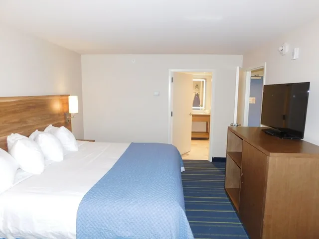 جناح بسرير كينج، Days Inn & Suites by Wyndham Kearney 1/7