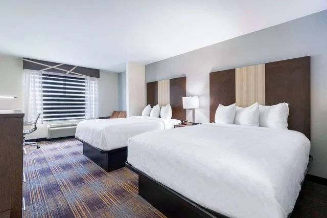 Efficiency, Suite, 2 Queen Beds, Clarion Pointe Madison-Huntsville 2/3