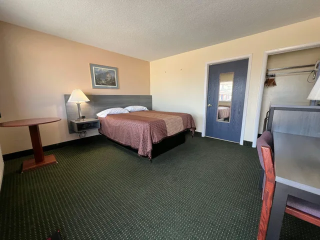 غرفة بسرير كوين لذوي الإعاقة، Marysville Surf Motel Kansas US 77 2/8