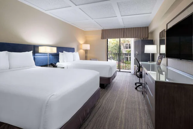غرفة رباعية بإطلالة على المسبح، Wyndham Boca Raton 1/5