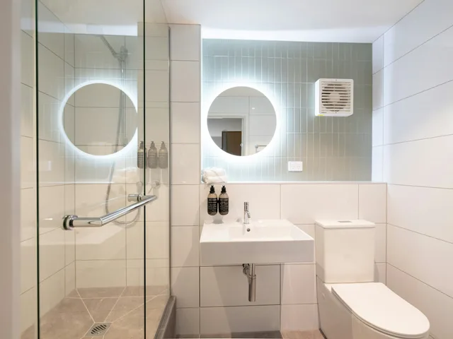 غرفة قياسية بسرير كوين، Rose Park Hotel Auckland 2/2