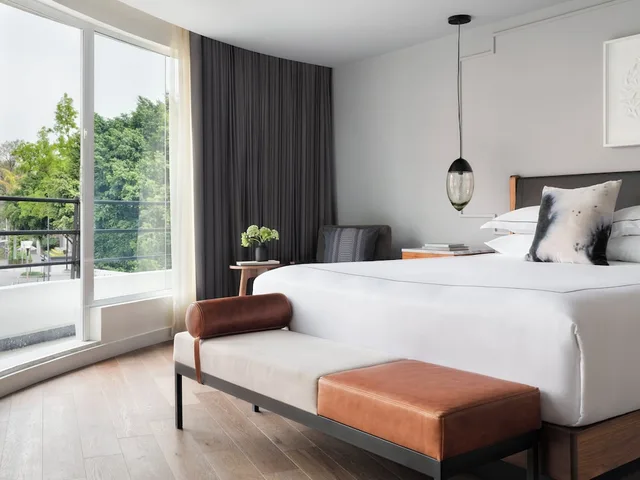 Spa, Premium, King Bed, Panoramic View, Balcony, Kimpton Virgilio 1/4