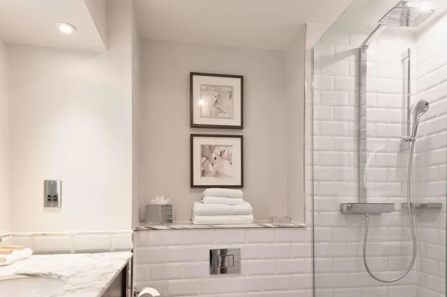 غرفة ديلوكس بسريرين منفصلين، DoubleTree by Hilton St Anne's Manor 3/3