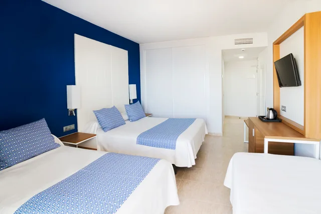 Room, Quadruple, Side Sea View, Ibersol Torremolinos Beach 1/5