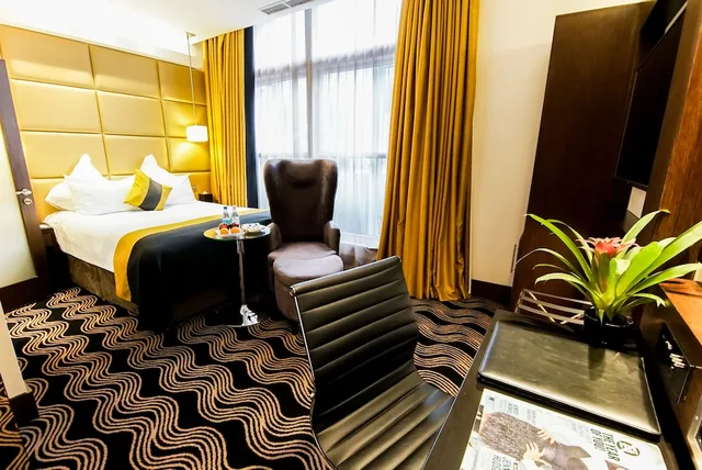 غرفة بسرير كوين، Montcalm Piccadilly Townhouse, London West End 7/8