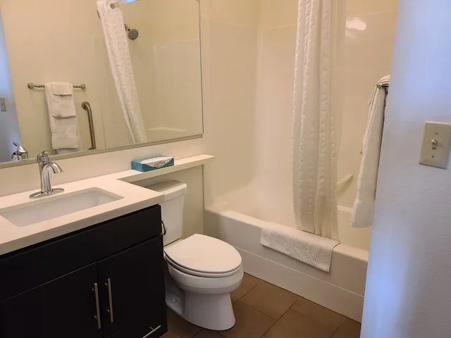 جناح استوديو بسريرين كوين، Candlewood Suites Sidney 2/2