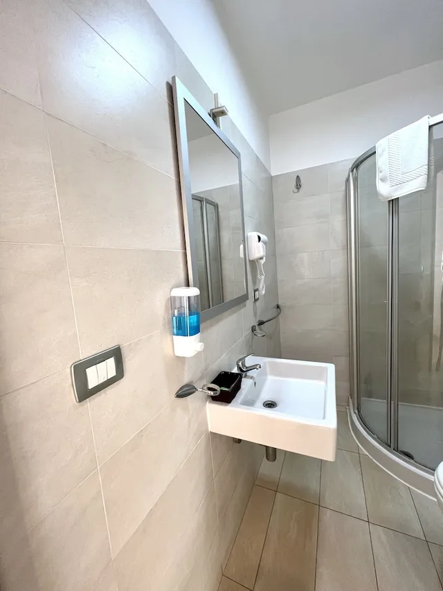 غرفة أساسية بسرير فردي، Hotel Como 7/7