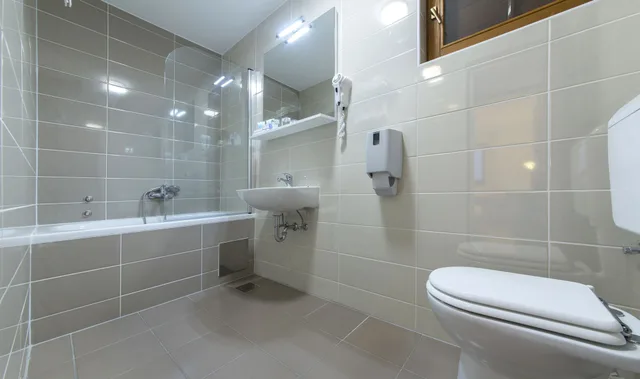 غرفة عائلية بسرير مزدوج وسريرين منفصلين بشرفة، Bluesun Holiday Village Bonaca 4/4