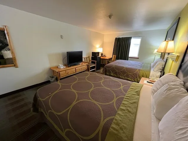 غرفة بسرير كينج، Super 8 by Wyndham Powell 4/9