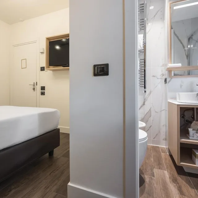 غرفة مفردة، Hotel Globus 6/11